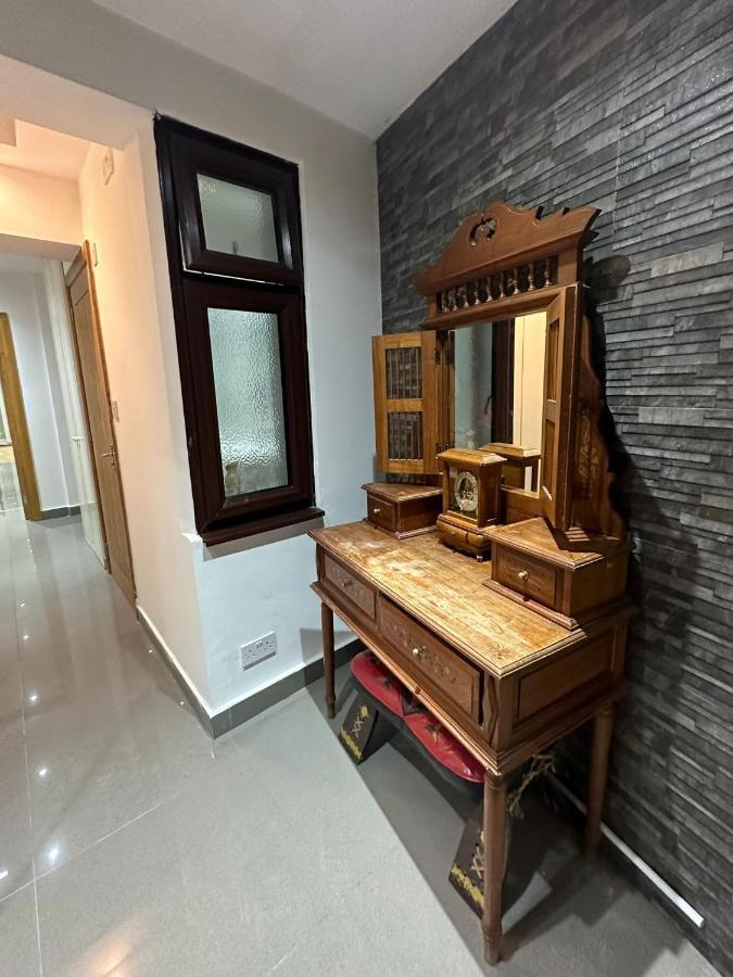 London Charm - Stylish Room In Spacious Home المظهر الخارجي الصورة