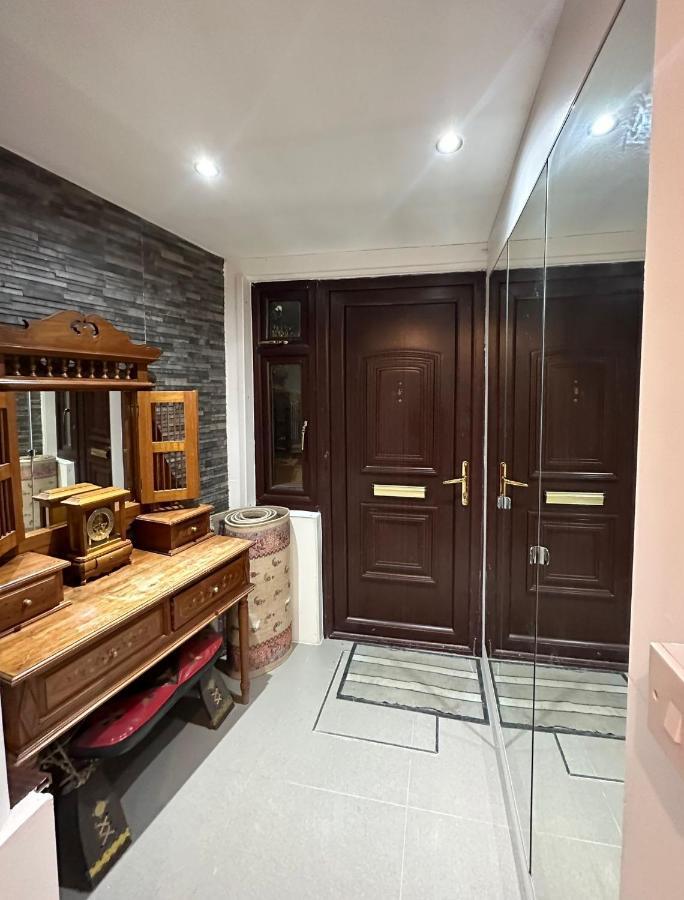 London Charm - Stylish Room In Spacious Home المظهر الخارجي الصورة